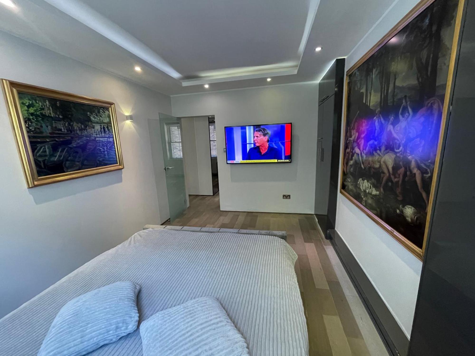 Covent Garden Two Bedroom Flat Apartment London